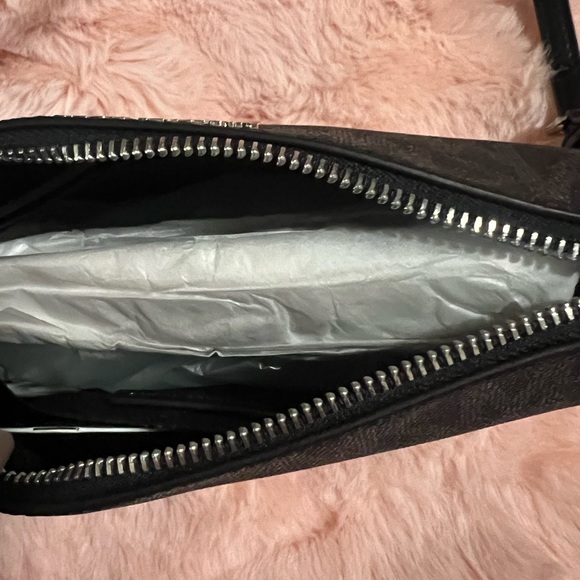 Michael Kors MD Jet Set Pouchette - Picture 10 of 10